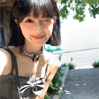 忧郁小女孩